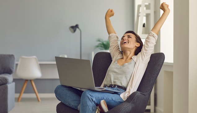 These advantages and freedoms are offered by freelance work